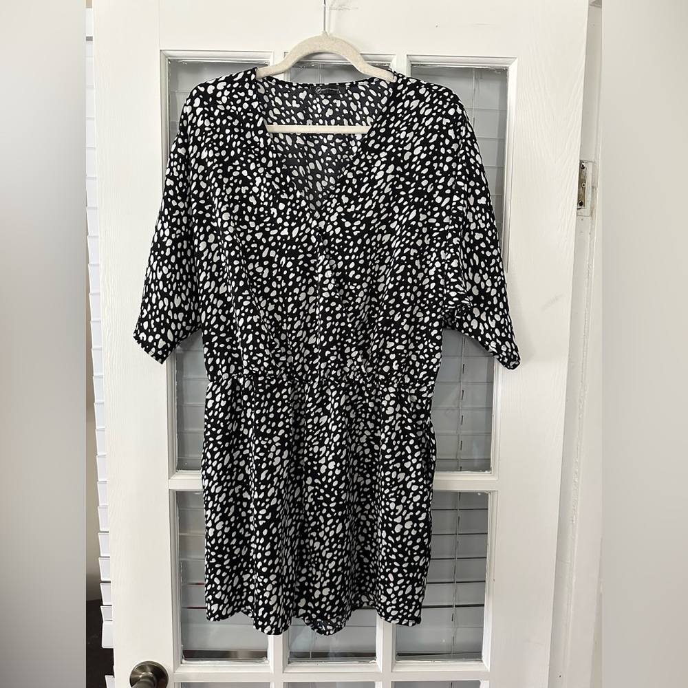 Pretty Garden Women’s L Black & White Dot Print Short Sleeve Romper | SKU 0431